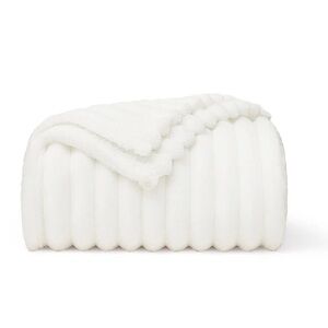 New Bedsure GentleSoft White Blanket